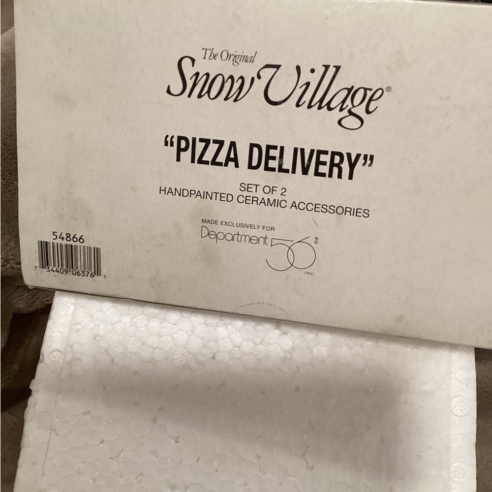 Department 56 Pizza Delivery set retired - Picture 3 of 9